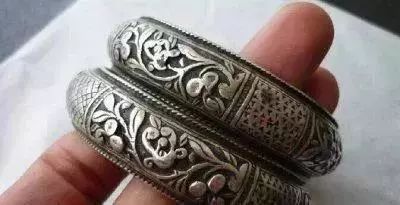 100多块钱的银戒指是真的吗,真的会有人花几千万买一个手表吗