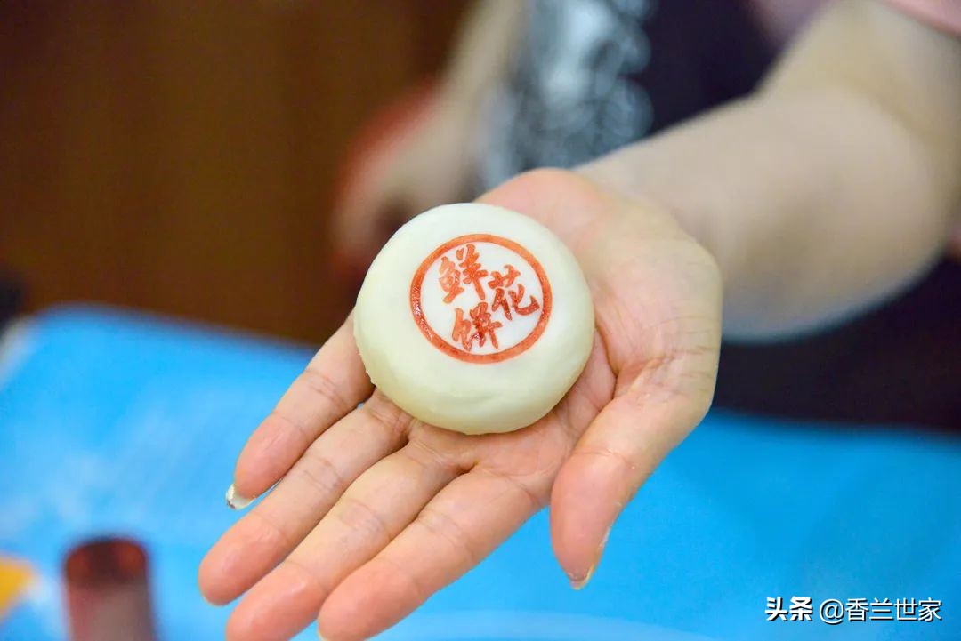 用什么品种玫瑰花做鲜花饼好吃,香兰的做法视频教程