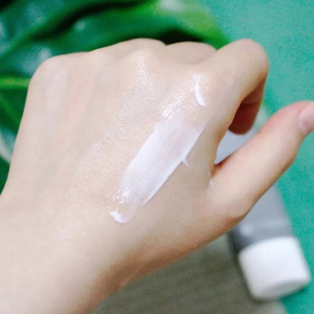 泰国购物必买眼影推荐哪款,泰国必买品牌饰品