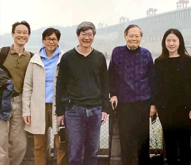 翁帆与杨振宁子女合影,翁帆与杨振宁结婚原因