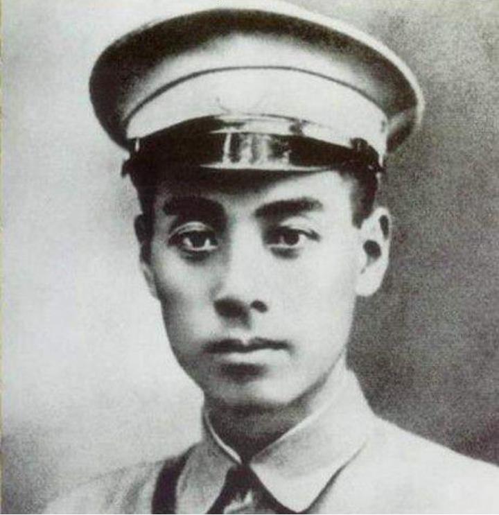 建国后,妇科医生劝*颖超邓**生娃,*颖超邓**思索后,为何说算了吧?