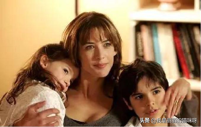 苏菲玛索:法兰西玫瑰,长着初恋脸,未婚却跟二任恋人生了孩子