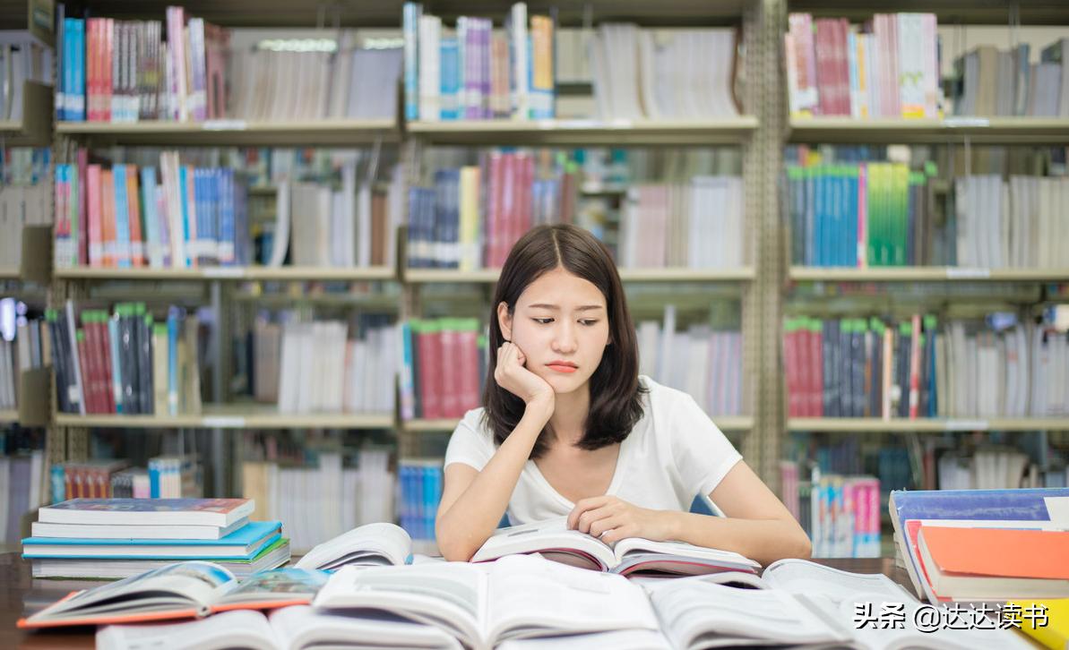 跑步和读书会让你遇到更好的自己,读书和跑步总有一个灵魂在路上