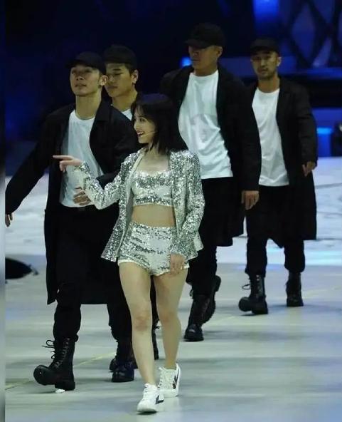 王子文多高真实身高多重,王子文一米五