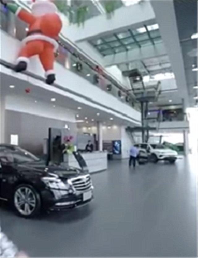 奔驰现车最多的4s店,亚洲最大奔驰4s店