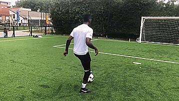 五人制足球超实用技巧,足球过人实用技巧1对多