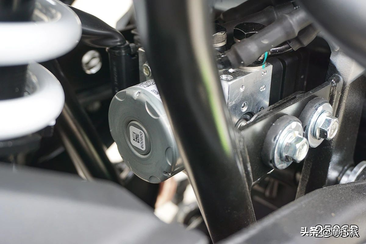 豁车有理，拆车无罪：GPR150灵魂对决250SR