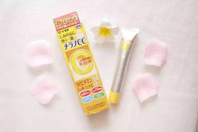 演技“崩坏”的佟丽娅，成功变“傻白甜”，美白方法大曝光