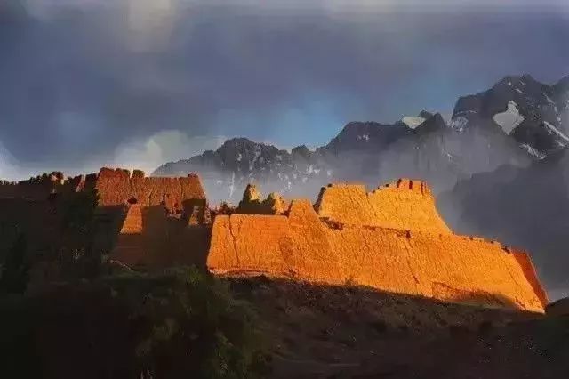 新疆喀什到巴基斯坦需要怎么过去,喀什通巴基斯坦公路