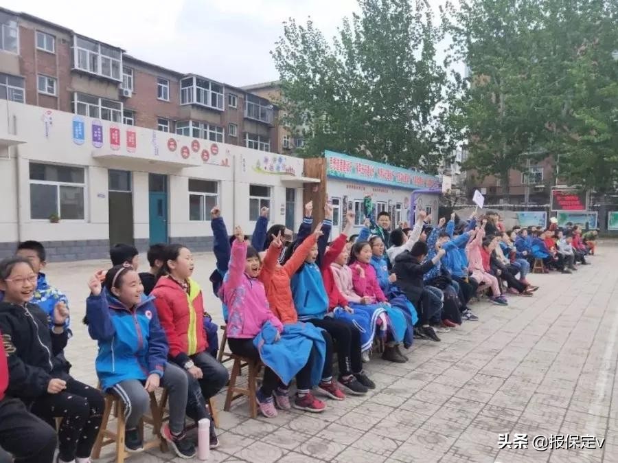 驰骋足球赛场,新市场小学春季足球联赛