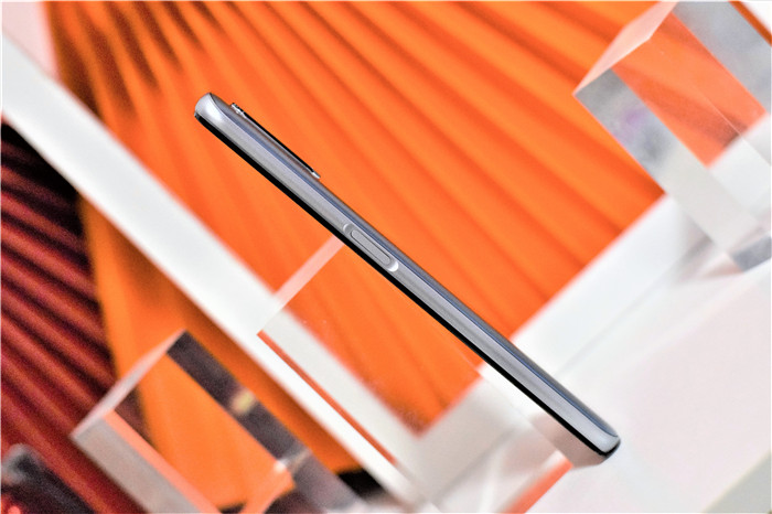 realme真我v5是5g手机吗,realme真我v5是不是全面屏