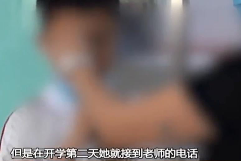 一小孩变斗鸡眼,小孩突然成斗鸡眼