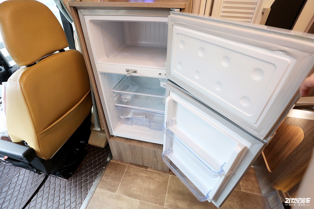 霍夫勒逸翔房车小额头,霍夫勒逸翔小顶房车