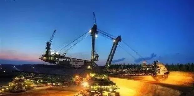 足以震惊世界的八个超级工程,世界十大巨无霸工程机械