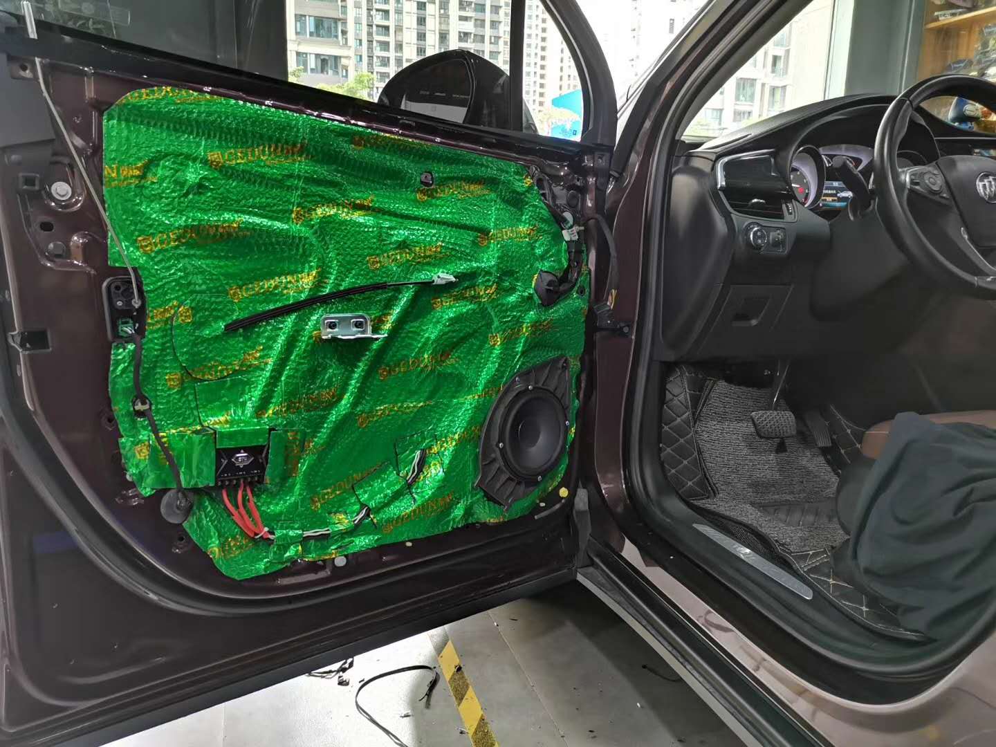 别克昂科威改bose音响值不值得,别克昂科威音响改装拆掉后嗡嗡响