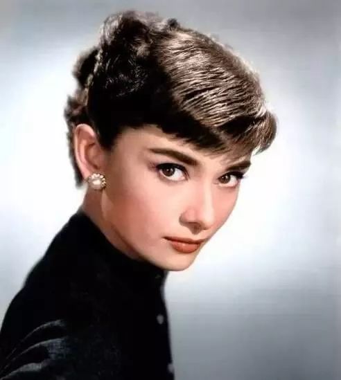 戴上珍珠发夹就是小仙女,当女人戴上眼镜