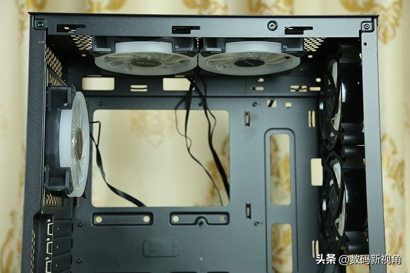 大牛拉小车的三轮摩托,大牛拉汽车视频