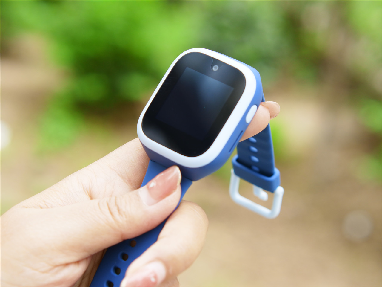 支持4G全网通米兔儿童电话手表4C八重安全定位守护更放心