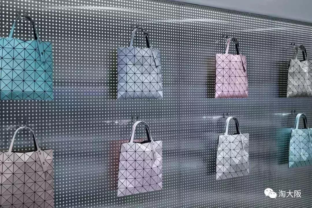 三宅一生baobao发布会,三宅一生钻石包樱花粉