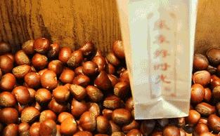 软糯香甜的栗子,满街飘着糖炒栗子的香味