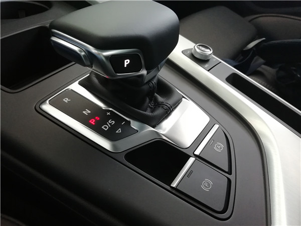 奥迪a4l价格到店实探,最新款奥迪a4l北京车展