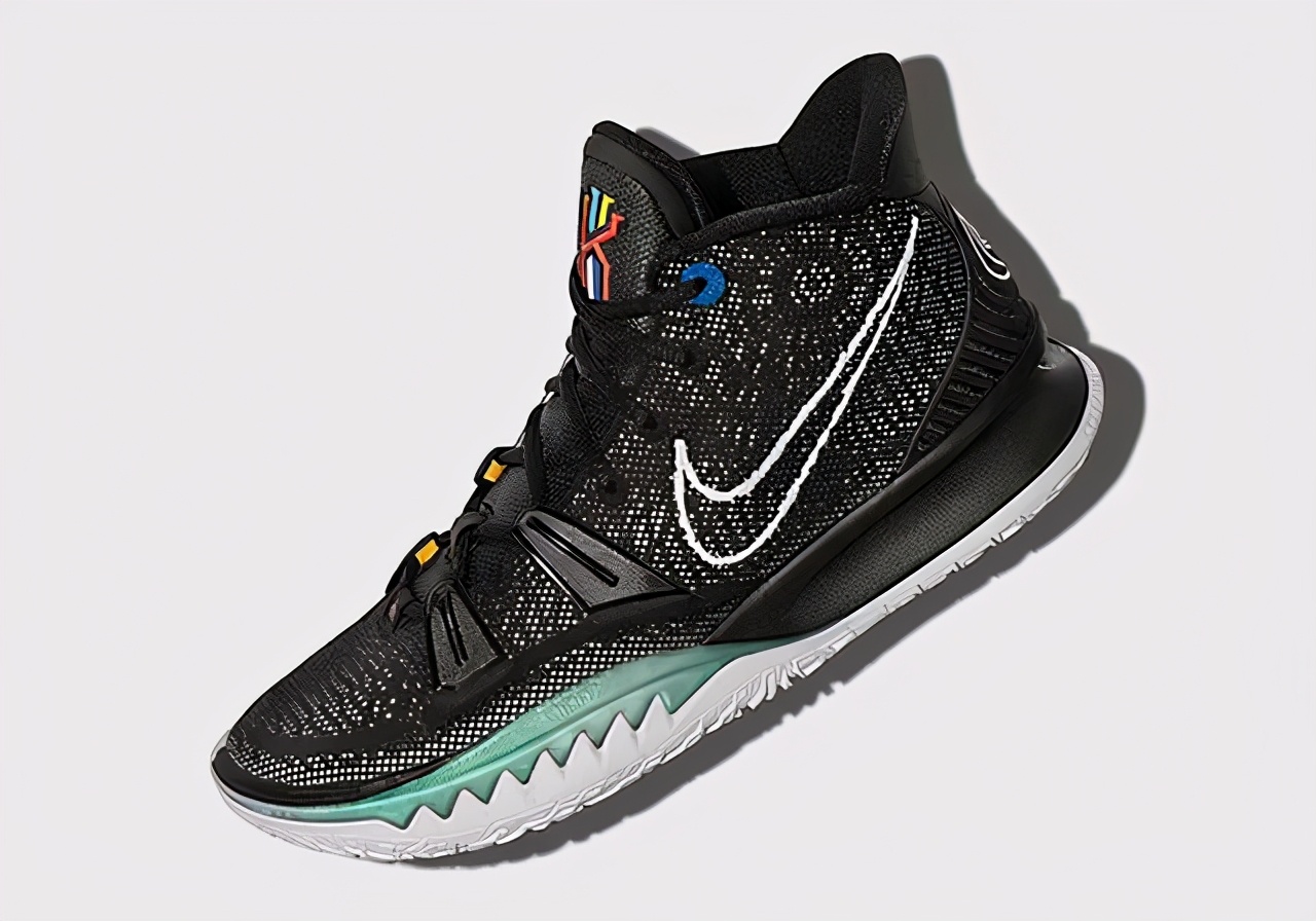 字母哥3代篮球鞋偏大还是偏小,字母哥球鞋3代上脚合集