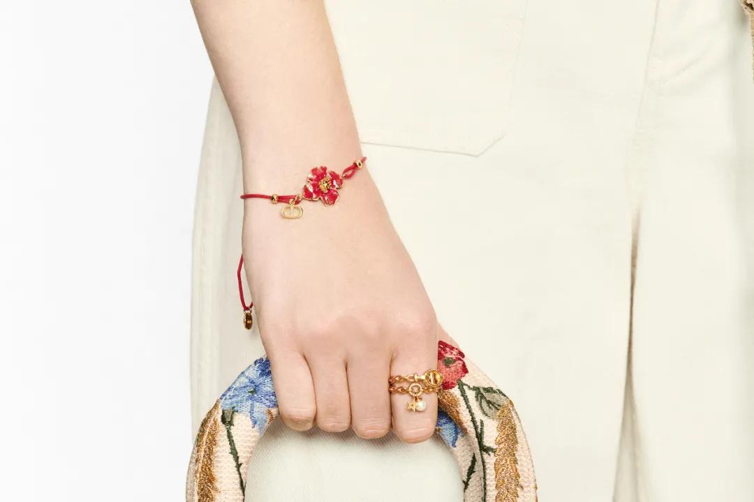 金晨同款红绳手链,金晨戴的是哪款小红绳