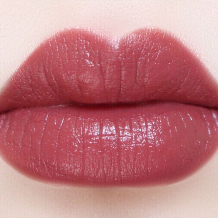 李佳琦推荐，大牌口红最值得购买的豆沙色！你有没有？