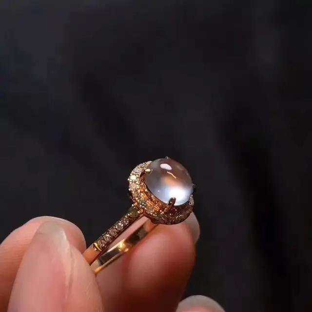 翡翠直播间很便宜怎么回事,翡翠直播线上销售