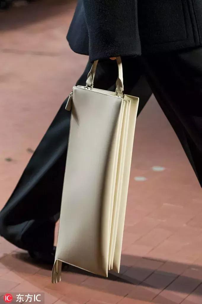 粉色打底适合什么颜色的外套,最适合女生的颜色