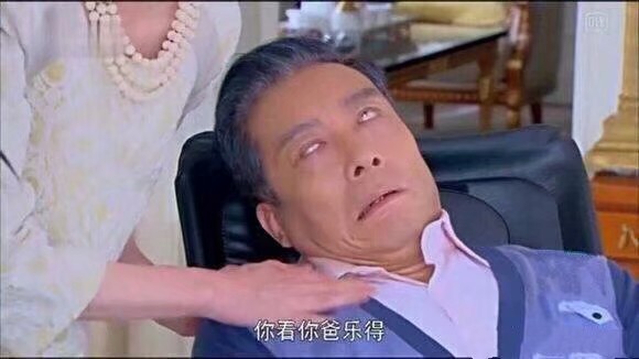 「沙雕小说40」小混混把她拉入了厕所，她无奈帮他们写起了作业