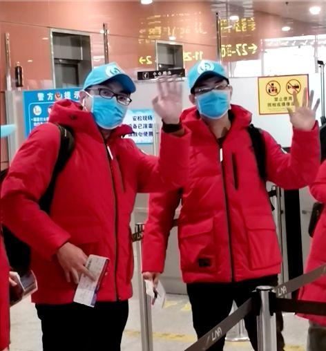 “疫”场爱的姿势期待零距离丨英雄的城市英雄的人民