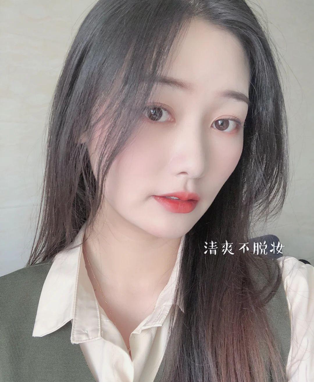 网红爆款细腻控油散粉,黛珂散粉和花西子散粉哪个好用