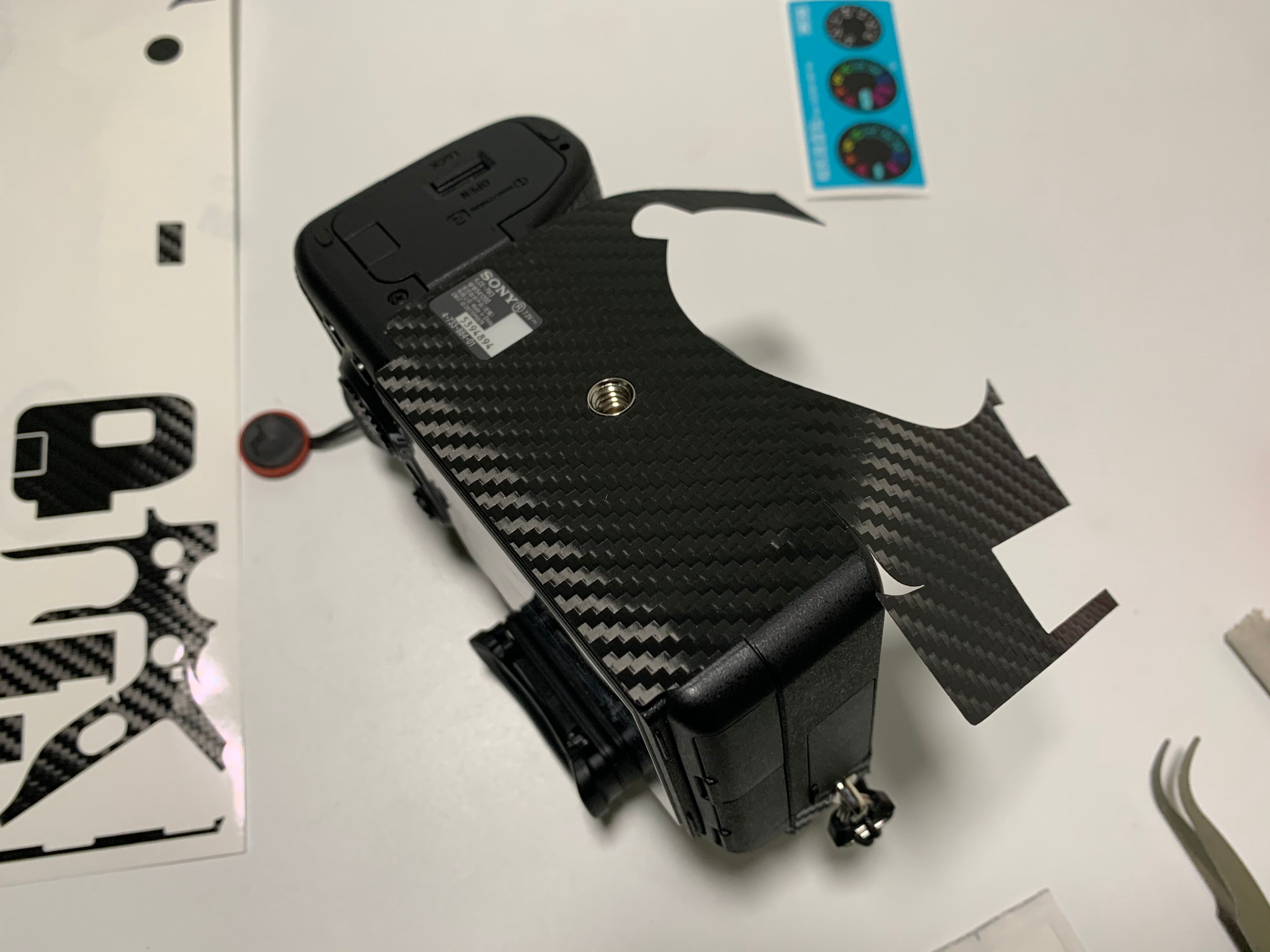 相机贴纸不留胶还牢固,相机3m的胶贴会留痕迹怎么清理