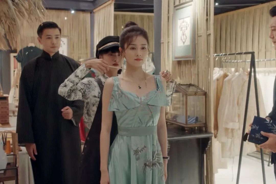 白鹿热剧《一生一世》：时宜的穿戴暗含哪些隐藏线索？