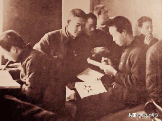 曾为毛*东泽**挚友，20岁时成为*党**内唯一的少数民族代表，牺牲前写下绝笔家书