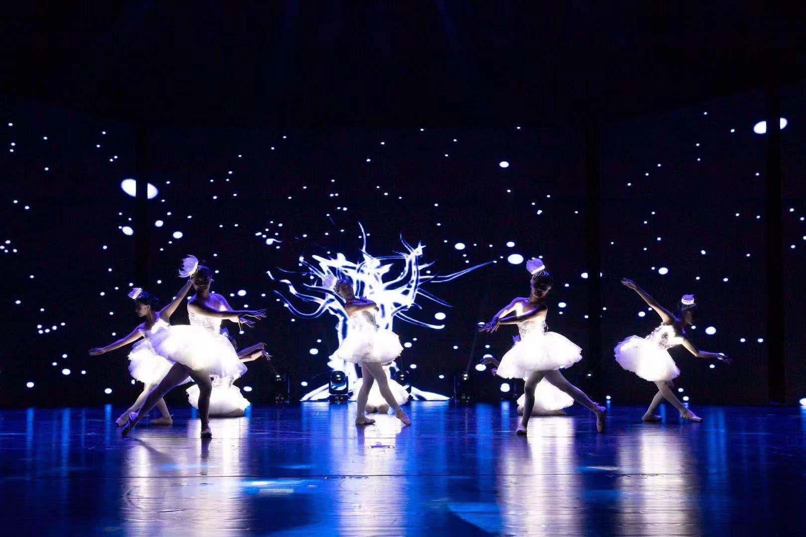 至此翡丽封藏仰望美的·罗兰翡丽产品发布会完美落幕