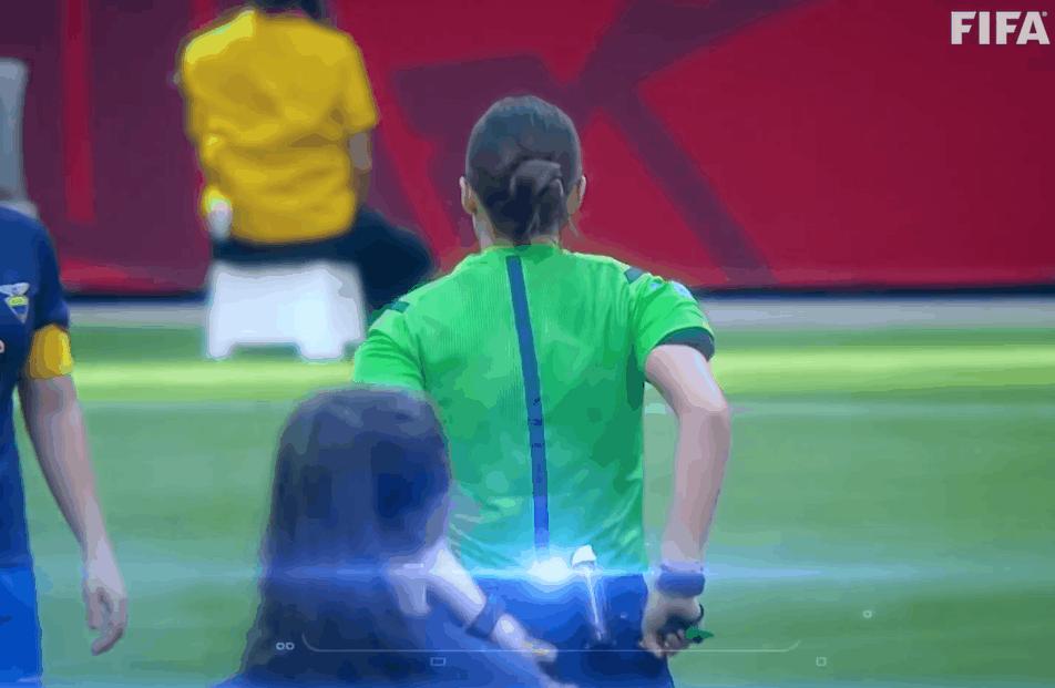 var真的能让足球更公平吗,var介入规则中超