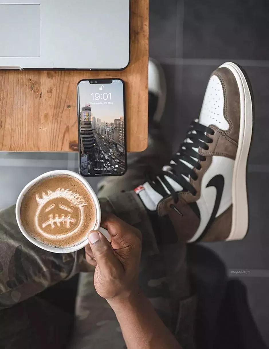 aj1小倒钩一秒分辨真假,aj1小倒钩真假对比