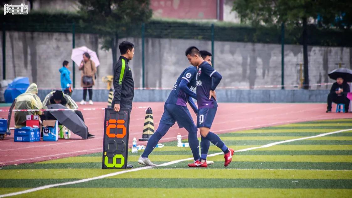 唯有足球不可辜负继续沉淀足球梦,我们是一群热爱运动的小伙伴