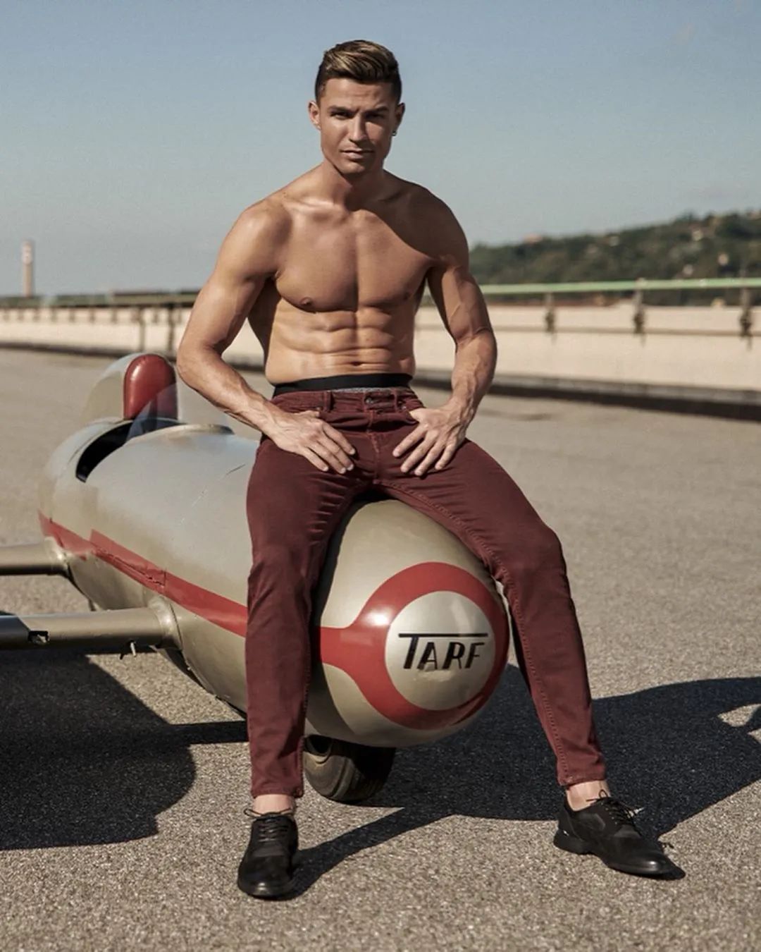 降薪怕极了？发一条推特就能赚回来！揭秘顶级球星的真实收入来源