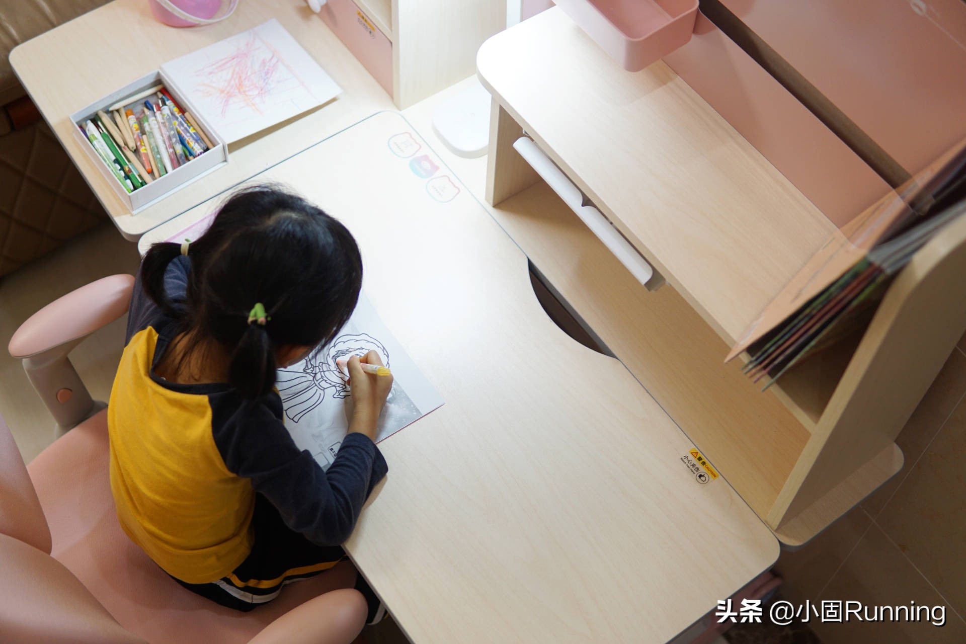 女儿小红花,儿童桌椅学习桌椅1-3岁可以画画