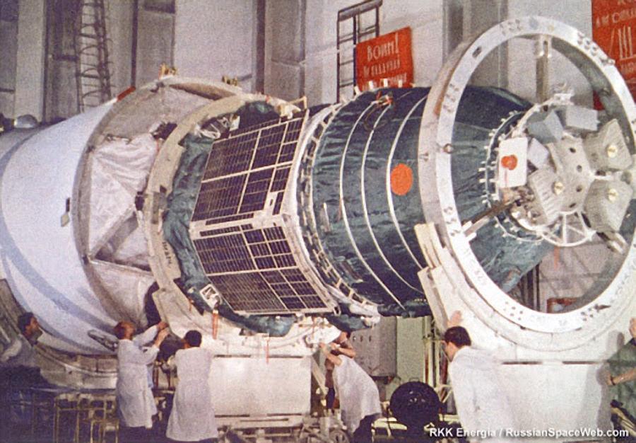 在大气层里“打水漂”，原来这才是登月后安全返回的最重要一步