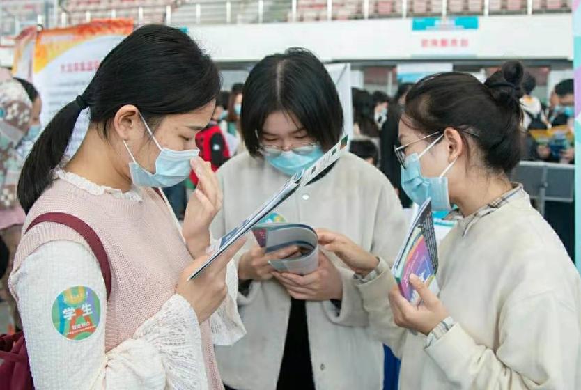 北京升学率最好的民办高中排名,全国三大王牌高中