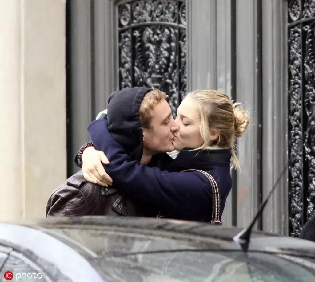 能嫁给王子的从来就不是“灰姑娘”，一起来看这场举办在世界五大宫殿之一的世纪梦幻婚礼吧