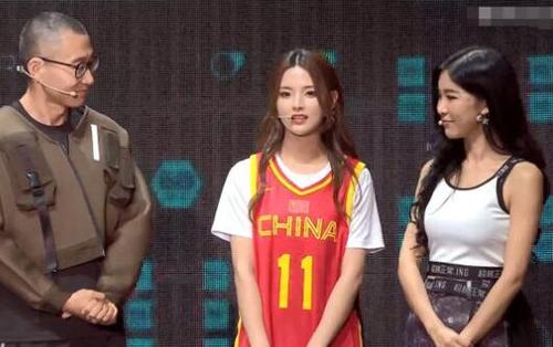 杨超越机智回答,杨超越一开口