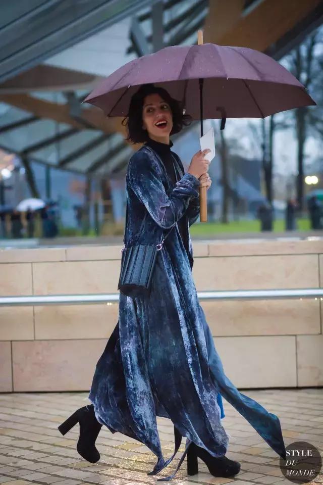 秋天穿丝绒太美太高级了 (轻薄高级的丝绒质地太讨人喜欢了)