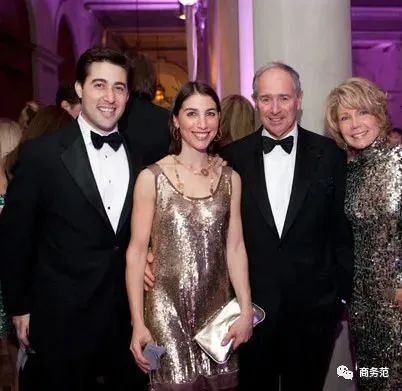 “华尔街之王”苏世民,从白手起家到身价千亿,爱买豪宅戴Swatch