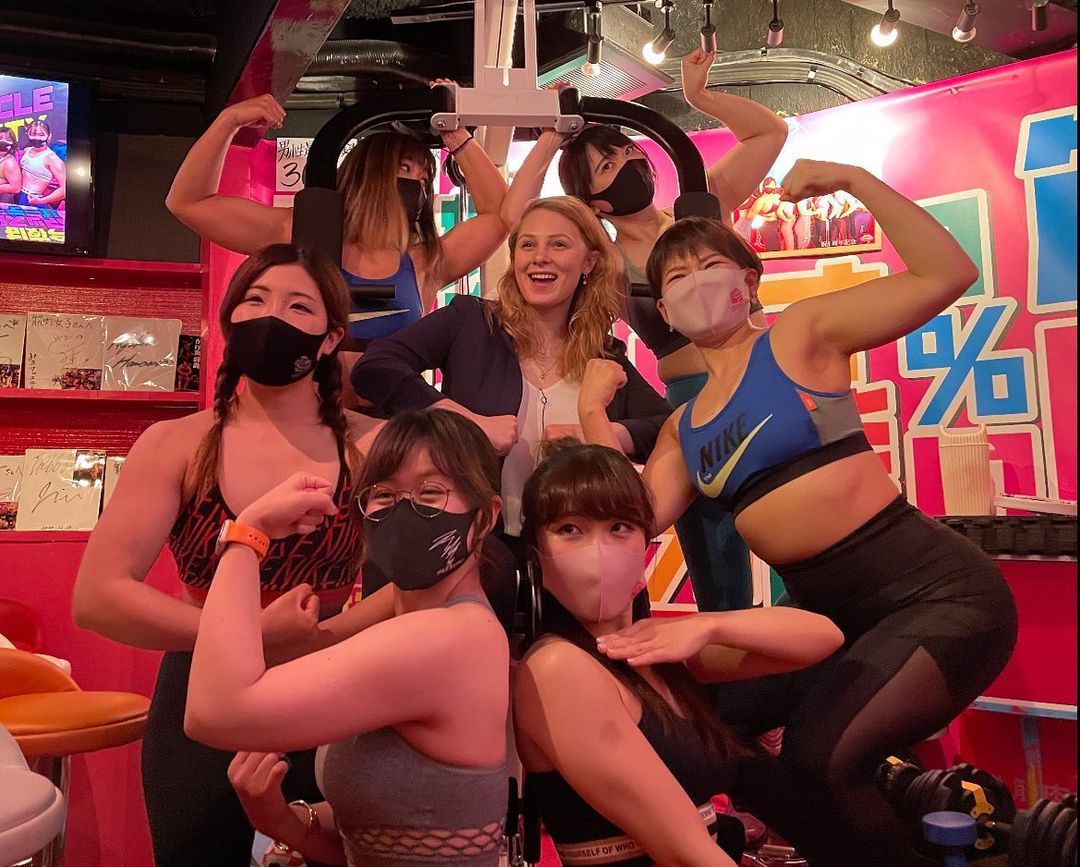 日本的肌肉女街头秀肌肉,日本肌肉女子