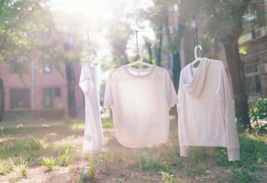 洗衣服可以说washclothes吗,洗衣服跟刷鞋子为什么不都用wash